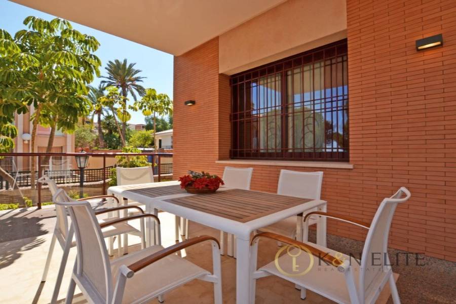 Alicante,Alicante,España,5 Bedrooms Bedrooms,7 BathroomsBathrooms,Chalets,31265