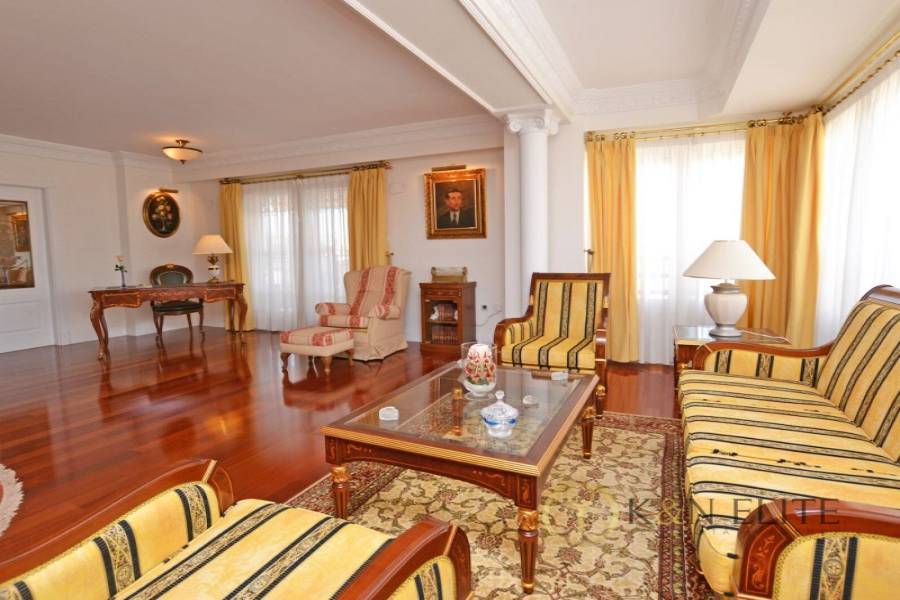 Alicante,Alicante,España,4 Bedrooms Bedrooms,3 BathroomsBathrooms,Atico,31270