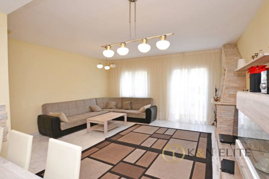 Alicante,Alicante,España,4 Bedrooms Bedrooms,3 BathroomsBathrooms,Bungalow,31277