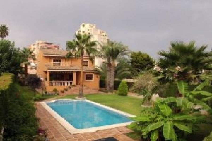 el Campello,Alicante,España,5 Bedrooms Bedrooms,Chalets,31846