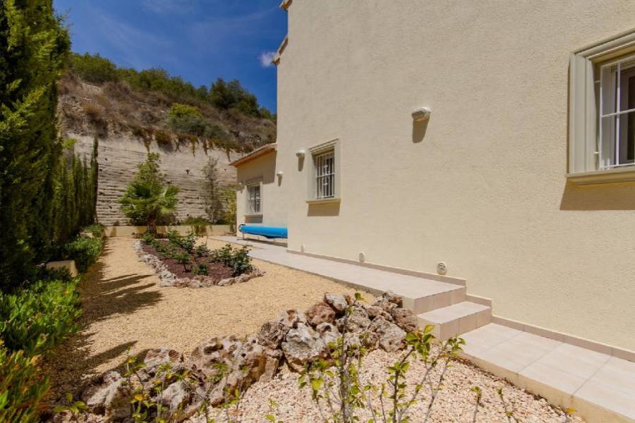 Calpe,Alicante,España,3 Bedrooms Bedrooms,3 BathroomsBathrooms,Chalets,32010