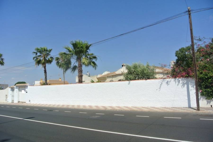 Torrevieja,Alicante,España,5 Bedrooms Bedrooms,4 BathroomsBathrooms,Casas,32059