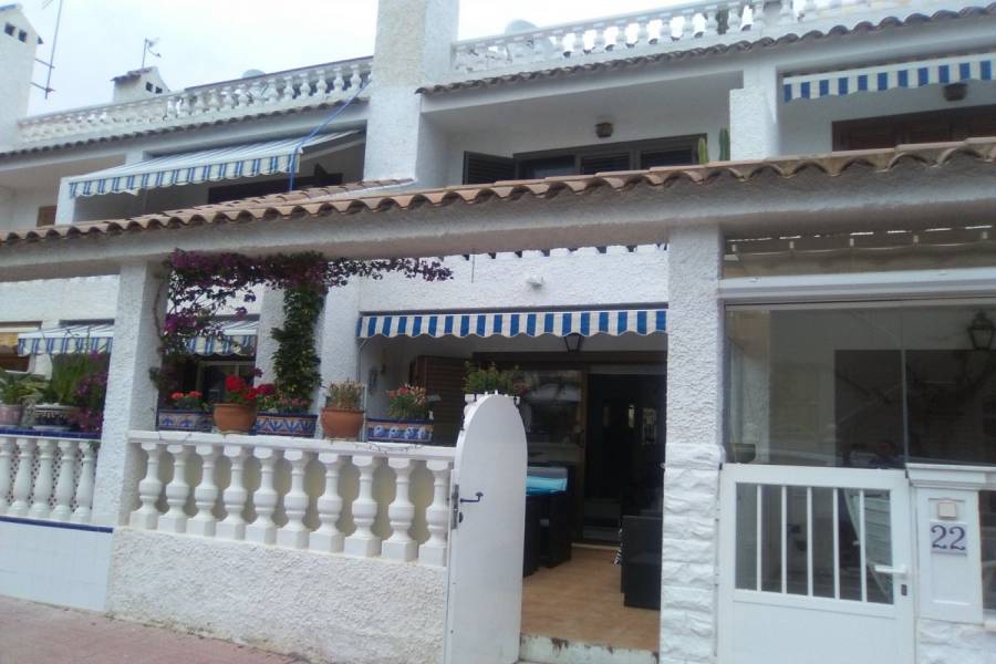 Torrevieja,Alicante,España,2 Bedrooms Bedrooms,2 BathroomsBathrooms,Bungalow,32139