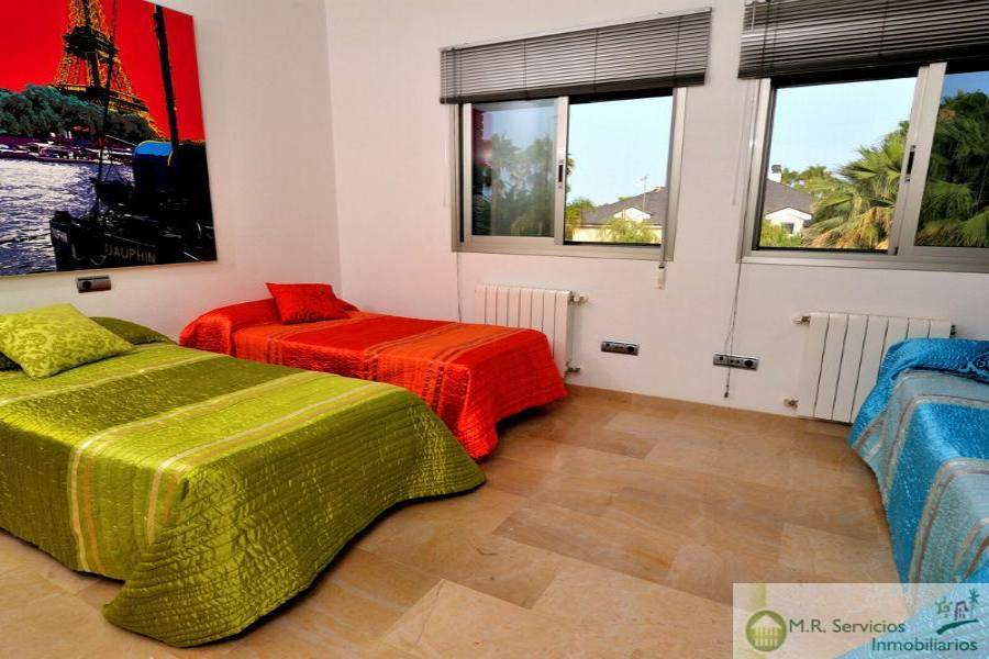 Orihuela,Alicante,España,4 Bedrooms Bedrooms,4 BathroomsBathrooms,Fincas-Villas,3752