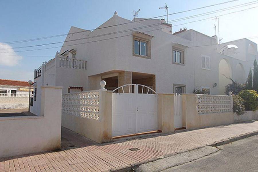 Torrevieja,Alicante,España,3 Bedrooms Bedrooms,2 BathroomsBathrooms,Cabañas-bungalows,3775