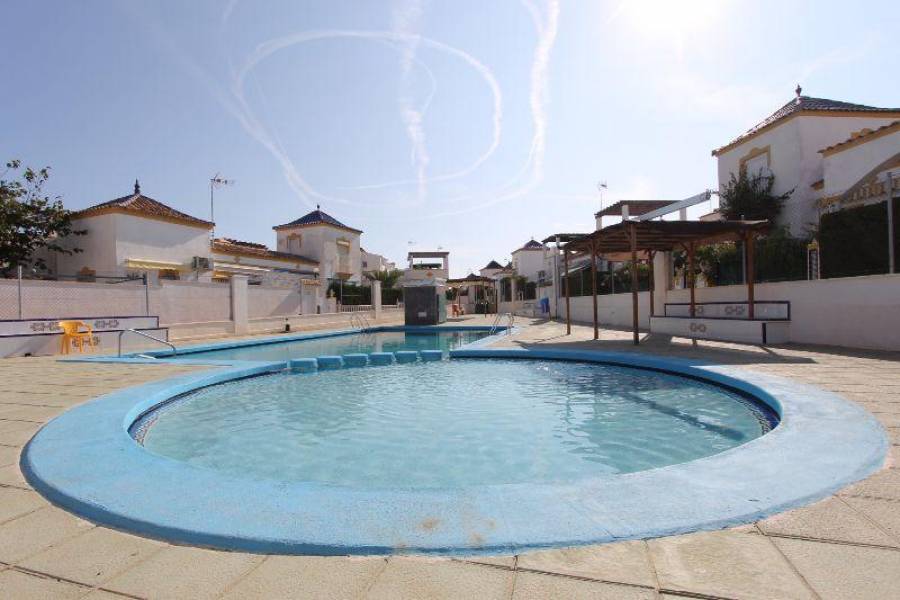 Torrevieja,Alicante,España,2 Bedrooms Bedrooms,1 BañoBathrooms,Cabañas-bungalows,3805