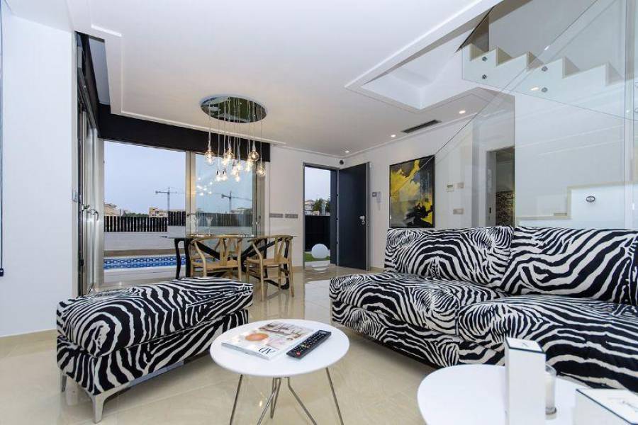 Orihuela,Alicante,España,3 Bedrooms Bedrooms,4 BathroomsBathrooms,Fincas-Villas,3814
