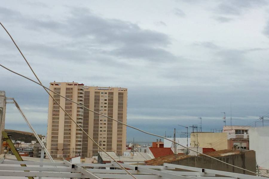 Alicante,Alicante,España,2 Bedrooms Bedrooms,1 BañoBathrooms,Atico,33914