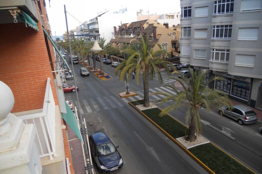 Torrevieja,Alicante,España,2 Bedrooms Bedrooms,1 BañoBathrooms,Apartamentos,33927