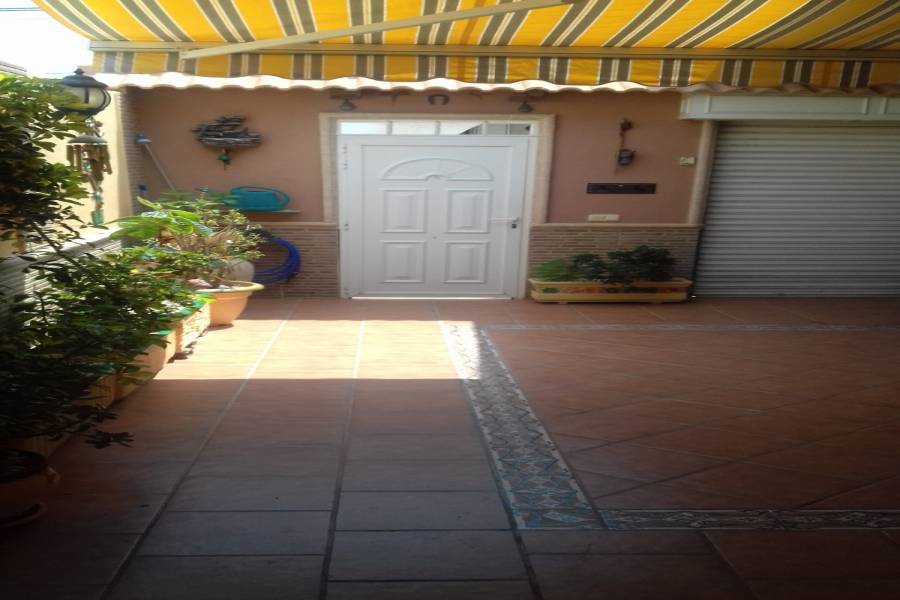 Torrevieja,Alicante,España,3 Bedrooms Bedrooms,1 BañoBathrooms,Bungalow,33946