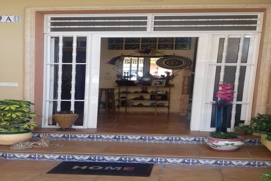 Torrevieja,Alicante,España,3 Bedrooms Bedrooms,1 BañoBathrooms,Bungalow,33946