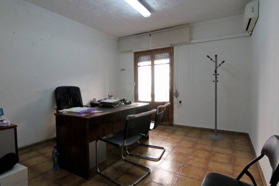 Alicante,Alicante,España,4 Bedrooms Bedrooms,1 BañoBathrooms,Edificio,33956