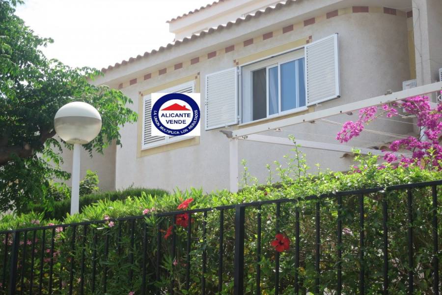 Santa Pola,Alicante,España,3 Bedrooms Bedrooms,1 BañoBathrooms,Bungalow,33963