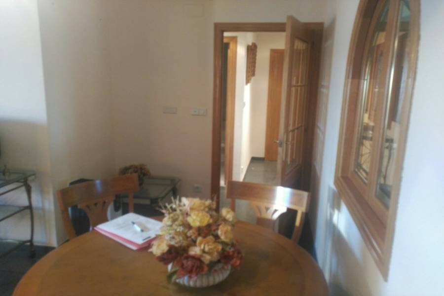 Elche,Alicante,España,4 Bedrooms Bedrooms,2 BathroomsBathrooms,Dúplex,33973