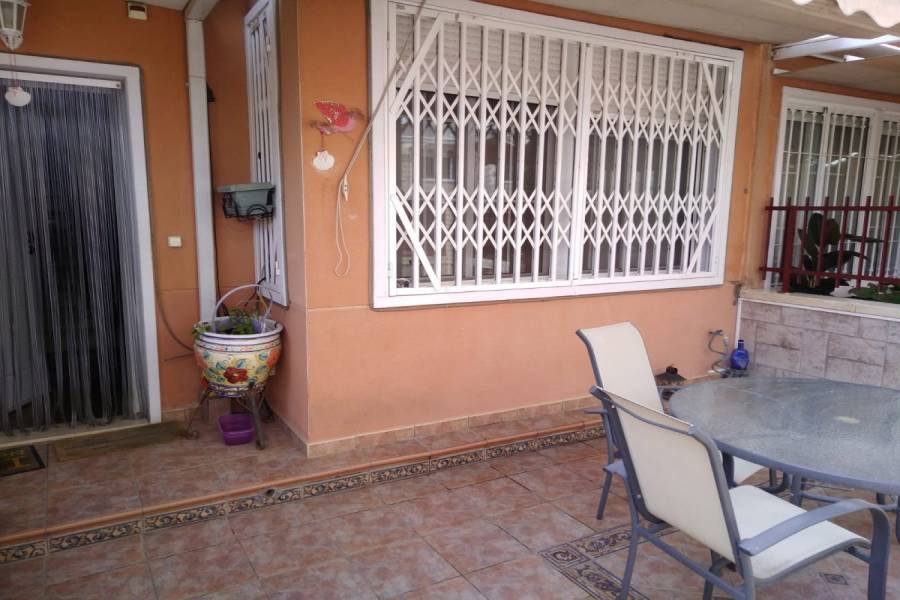 Elche,Alicante,España,4 Bedrooms Bedrooms,3 BathroomsBathrooms,Bungalow,33980