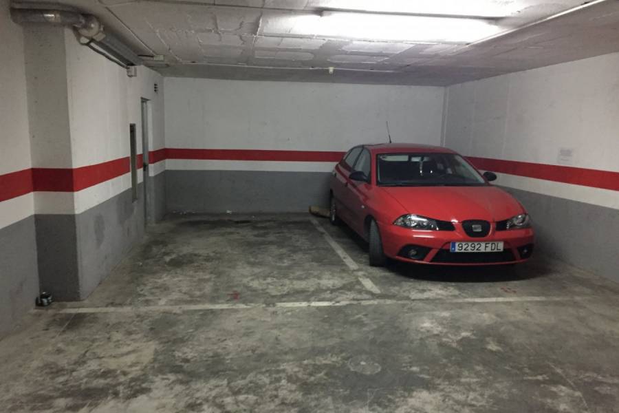 Benidorm,Alicante,España,Cocheras,34107