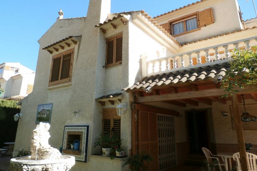 Benidorm,Alicante,España,3 Bedrooms Bedrooms,2 BathroomsBathrooms,Adosada,34120