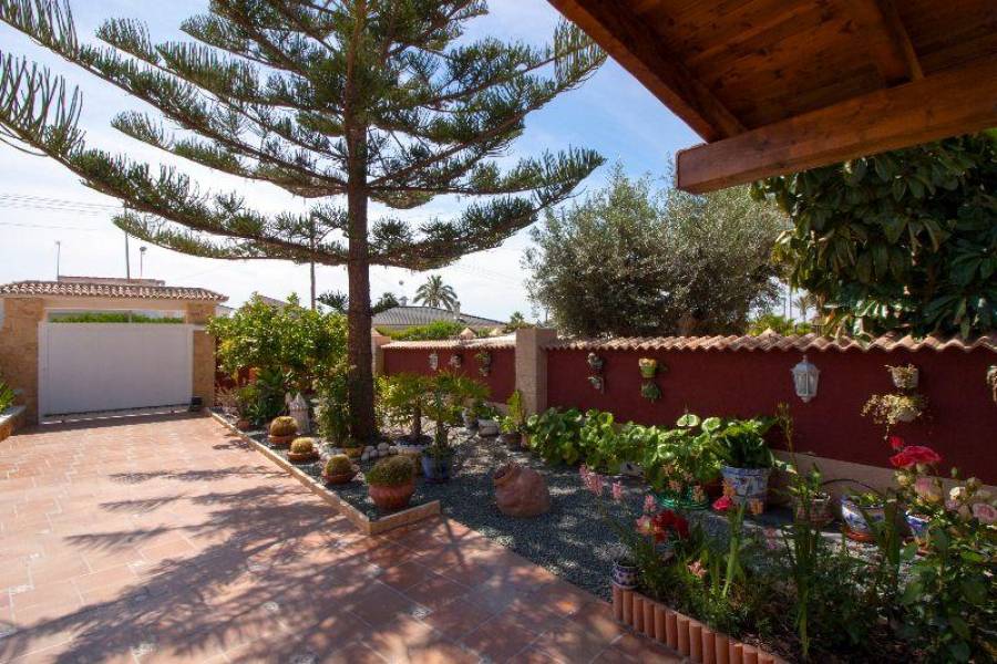 Ciudad Quesada,Alicante,España,5 Bedrooms Bedrooms,3 BathroomsBathrooms,Fincas-Villas,3869