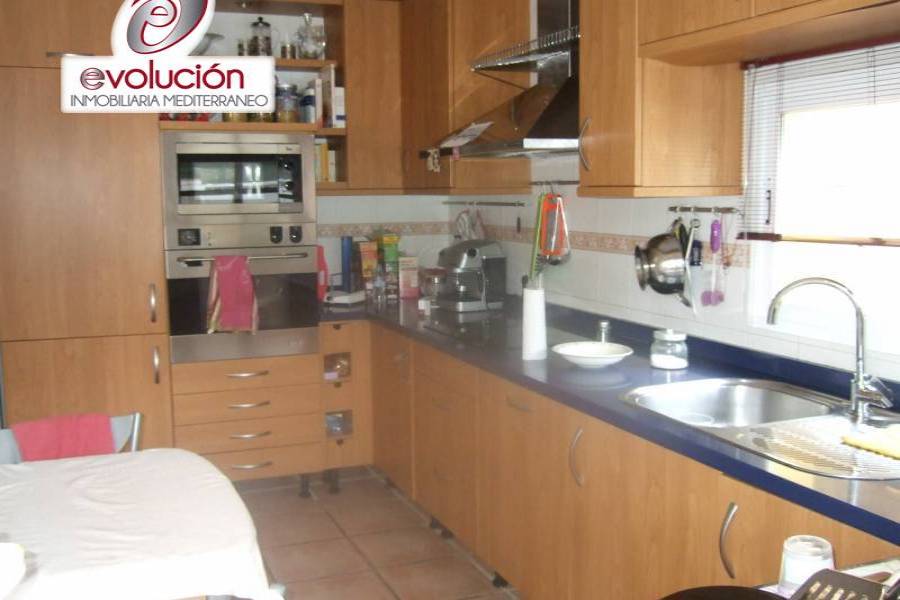 La Nucia,Alicante,España,3 Bedrooms Bedrooms,2 BathroomsBathrooms,Adosada,34135