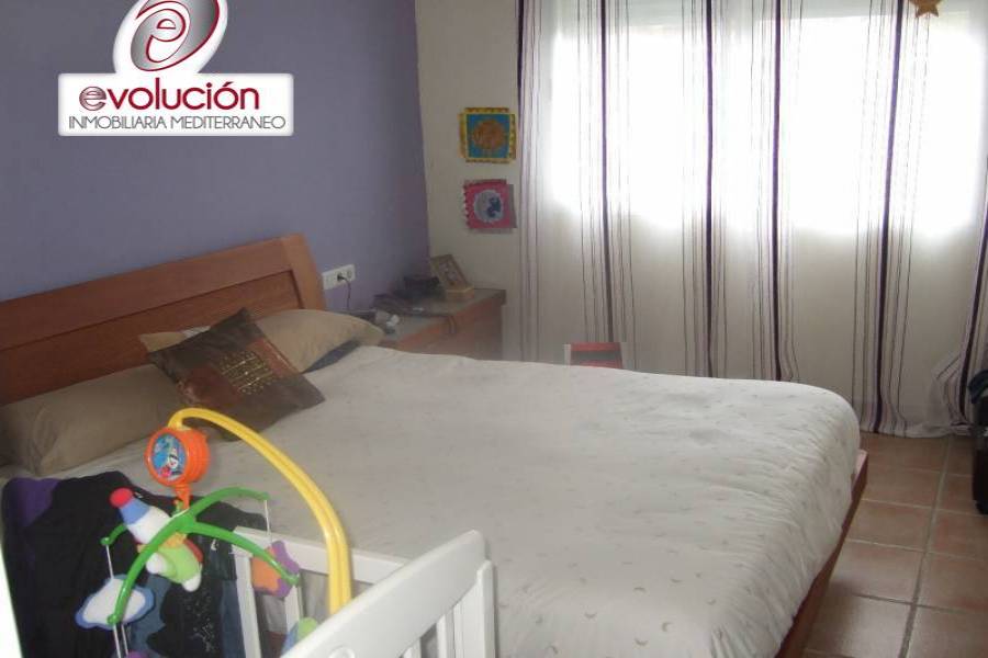 La Nucia,Alicante,España,3 Bedrooms Bedrooms,2 BathroomsBathrooms,Adosada,34135