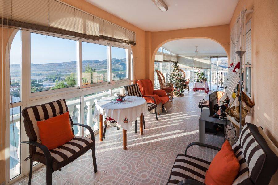 Elche,Alicante,España,6 Bedrooms Bedrooms,3 BathroomsBathrooms,Chalets,34143