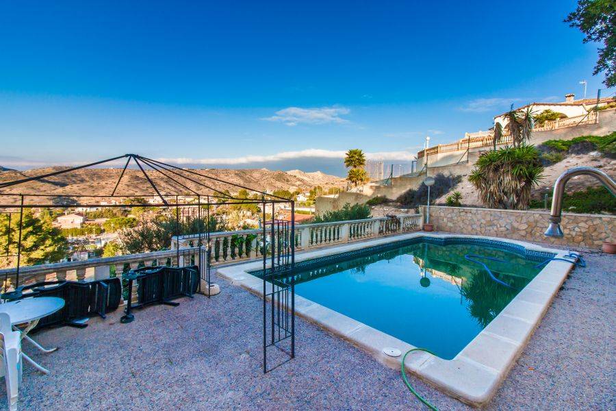 Elche,Alicante,España,6 Bedrooms Bedrooms,3 BathroomsBathrooms,Chalets,34143