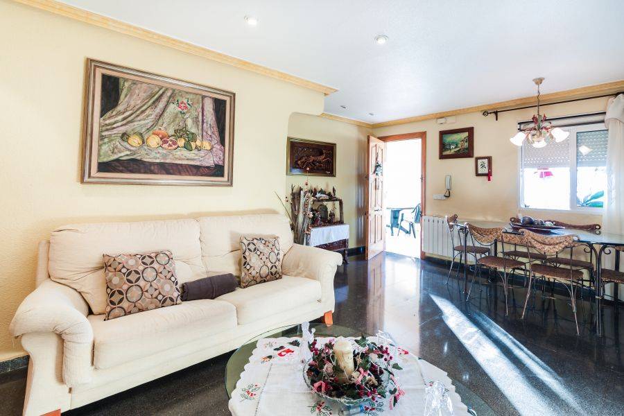 Elche,Alicante,España,6 Bedrooms Bedrooms,3 BathroomsBathrooms,Chalets,34143