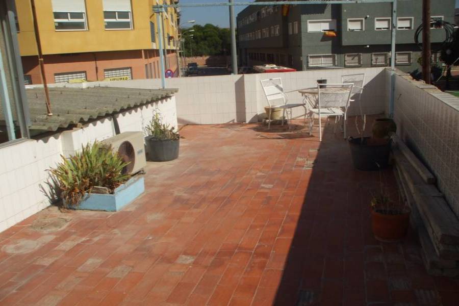 Alicante,Alicante,España,4 Bedrooms Bedrooms,2 BathroomsBathrooms,Planta baja,34151