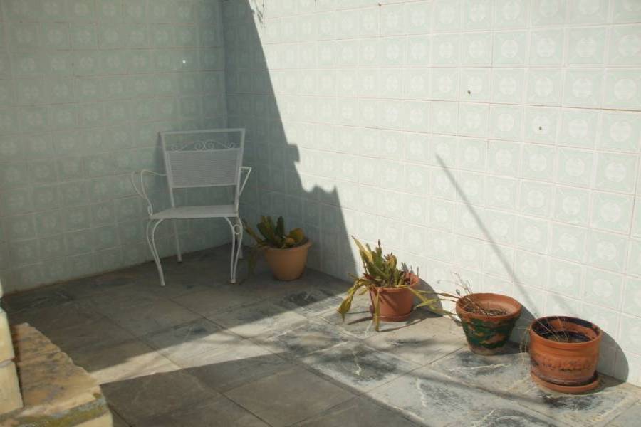 Alicante,Alicante,España,4 Bedrooms Bedrooms,2 BathroomsBathrooms,Planta baja,34151