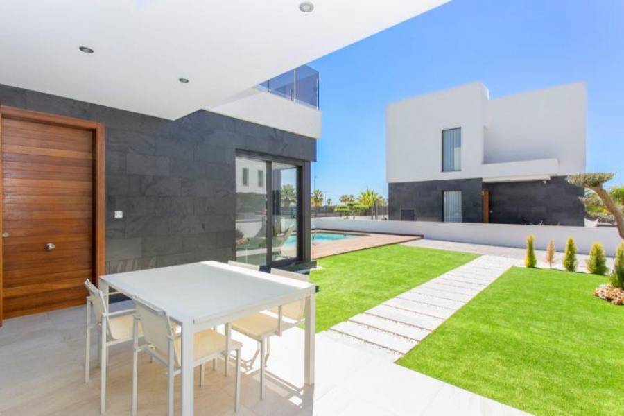 Guardamar del Segura,Alicante,España,3 Bedrooms Bedrooms,3 BathroomsBathrooms,Fincas-Villas,3872
