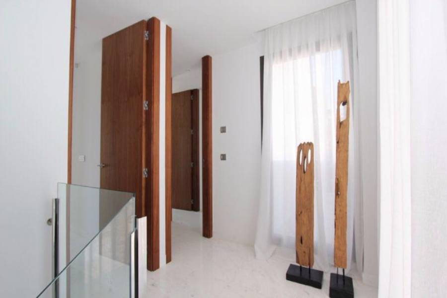Guardamar del Segura,Alicante,España,3 Bedrooms Bedrooms,3 BathroomsBathrooms,Fincas-Villas,3872