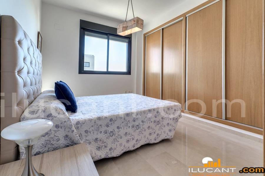 Alicante,Alicante,España,4 Bedrooms Bedrooms,2 BathroomsBathrooms,Atico,34182
