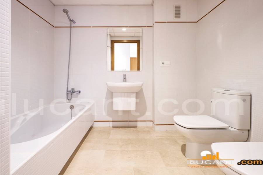Alicante,Alicante,España,4 Bedrooms Bedrooms,2 BathroomsBathrooms,Atico,34182