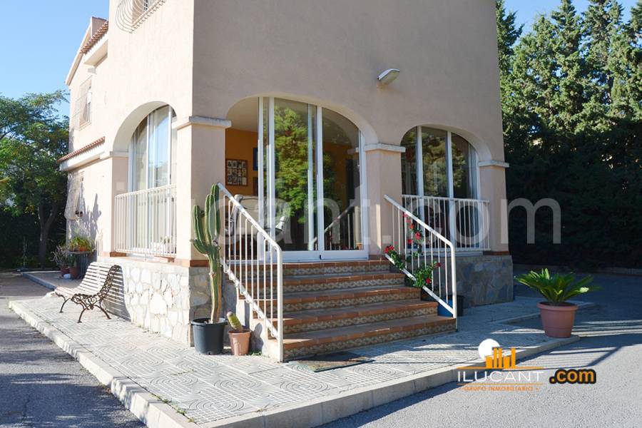 Mutxamel,Alicante,España,4 Bedrooms Bedrooms,3 BathroomsBathrooms,Chalets,34183