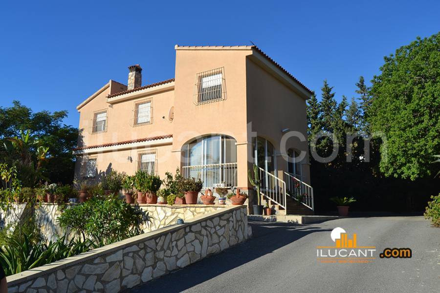 Mutxamel,Alicante,España,4 Bedrooms Bedrooms,3 BathroomsBathrooms,Chalets,34183