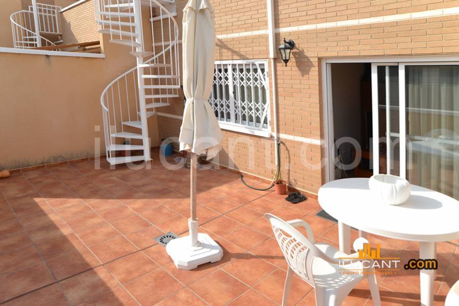 Alicante,Alicante,España,3 Bedrooms Bedrooms,2 BathroomsBathrooms,Atico,34188