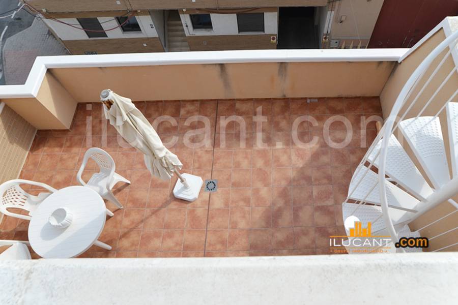 Alicante,Alicante,España,3 Bedrooms Bedrooms,2 BathroomsBathrooms,Atico,34188
