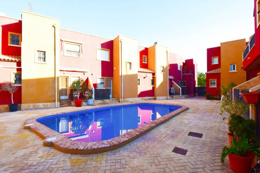 San Isidro, Alicante, España, 3 Bedrooms Bedrooms, ,2 BathroomsBathrooms,Adosada,Venta,34199