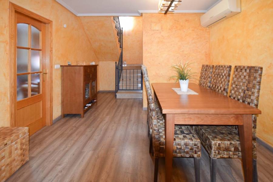 San Isidro, Alicante, España, 3 Bedrooms Bedrooms, ,2 BathroomsBathrooms,Adosada,Venta,34199