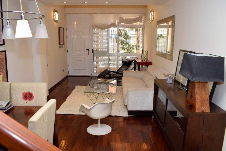Elche,Alicante,España,4 Bedrooms Bedrooms,2 BathroomsBathrooms,Dúplex,34200