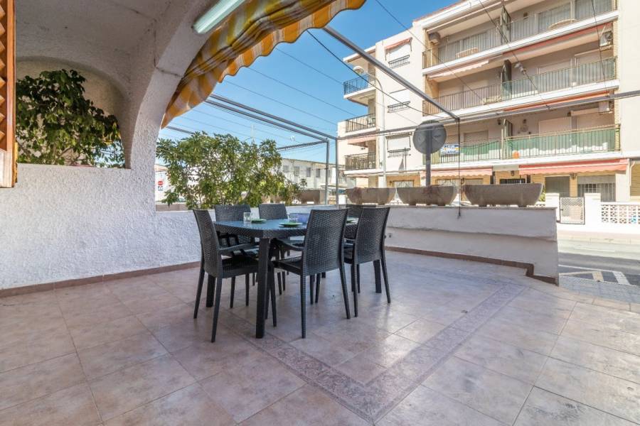 Santa Pola,Alicante,España,4 Bedrooms Bedrooms,3 BathroomsBathrooms,Bungalow,34217