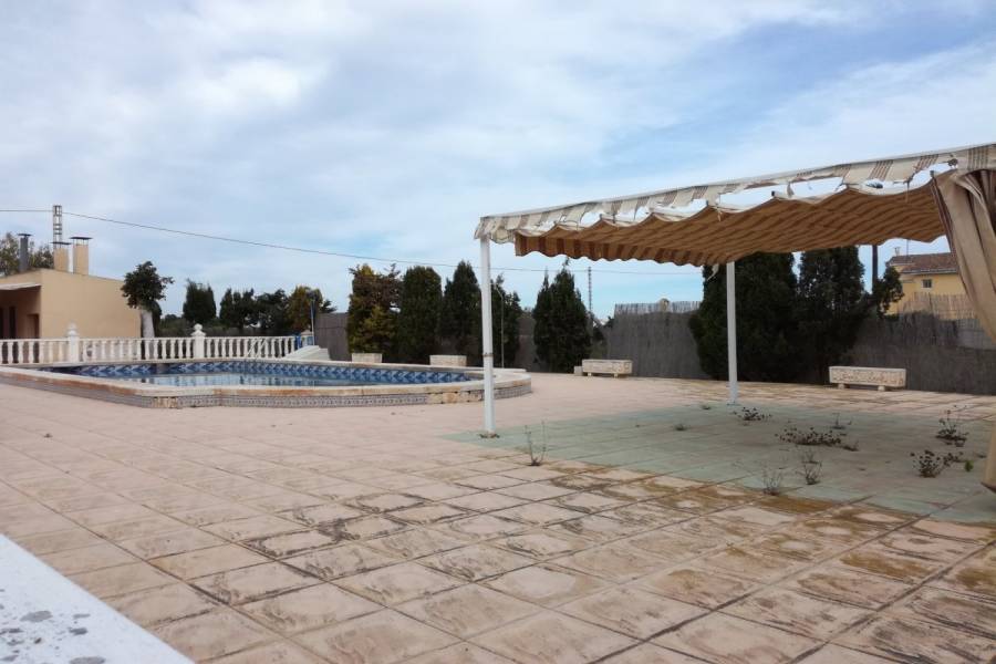 Valverde,Alicante,España,5 Bedrooms Bedrooms,3 BathroomsBathrooms,Chalets,34218