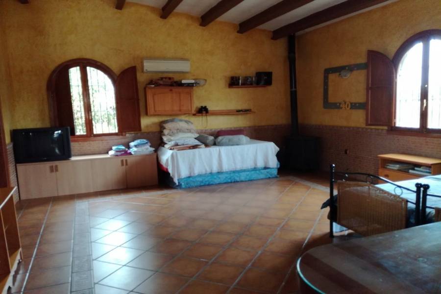 Valverde,Alicante,España,5 Bedrooms Bedrooms,3 BathroomsBathrooms,Chalets,34218