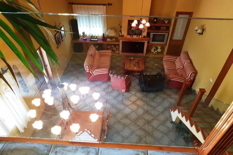 Villena,Alicante,España,4 Bedrooms Bedrooms,2 BathroomsBathrooms,Chalets,34281