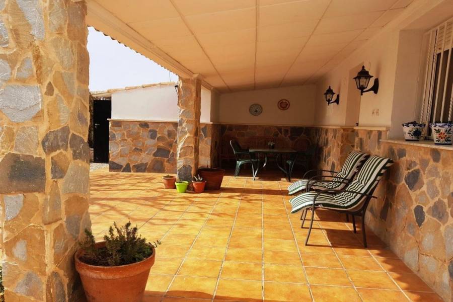 Villena,Alicante,España,4 Bedrooms Bedrooms,2 BathroomsBathrooms,Chalets,34281