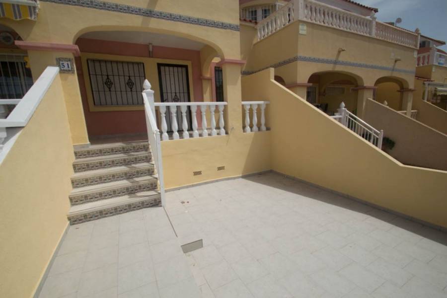 San Miguel de Salinas,Alicante,España,3 Bedrooms Bedrooms,2 BathroomsBathrooms,Adosada,34320
