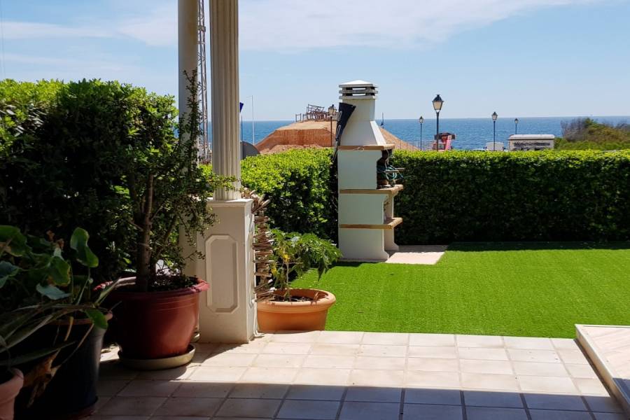 Torrevieja,Alicante,España,5 Bedrooms Bedrooms,3 BathroomsBathrooms,Chalets,34335