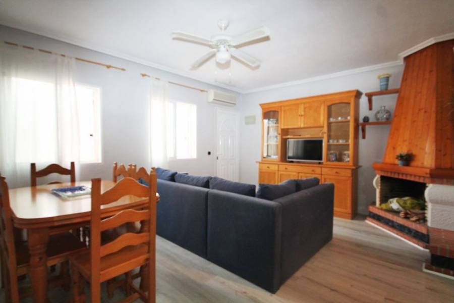 Torrevieja,Alicante,España,3 Bedrooms Bedrooms,1 BañoBathrooms,Bungalow,34356