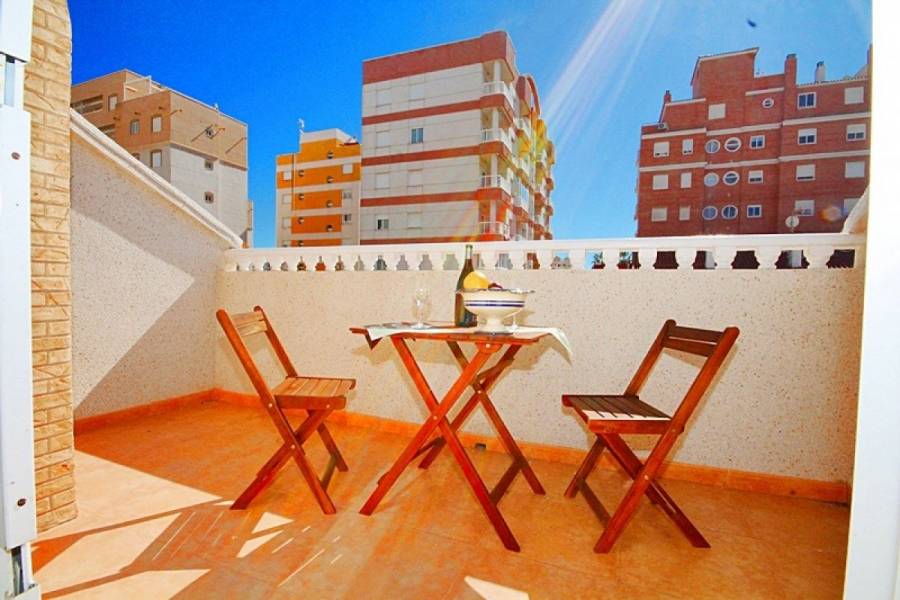 Torrevieja,Alicante,España,4 Bedrooms Bedrooms,1 BañoBathrooms,Adosada,34379