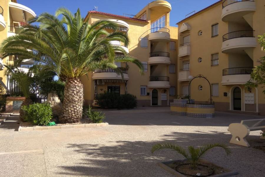 Santa Pola,Alicante,España,2 Bedrooms Bedrooms,1 BañoBathrooms,Planta baja,34395